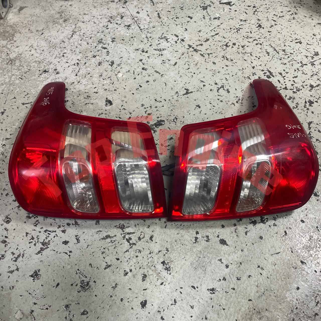 Tail Light Set Mitsubishi Triton L200 MQ 2015–2018 LH RH OEM 8330A943 8330A944